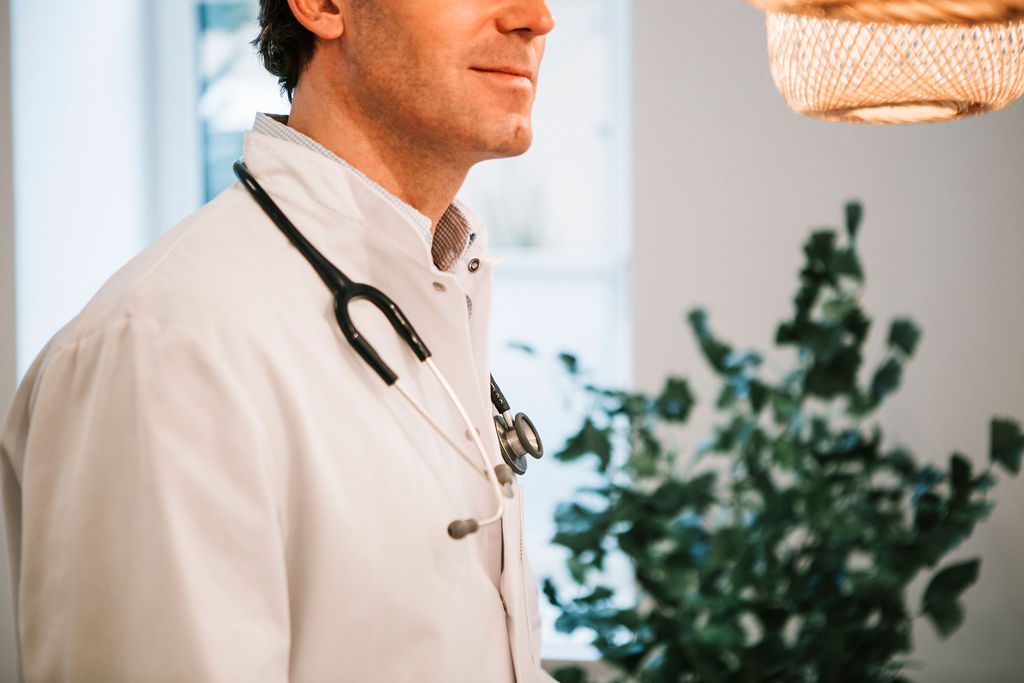 OA Dr. Nicolas Haffner – Detail aus dem Praxisalltag